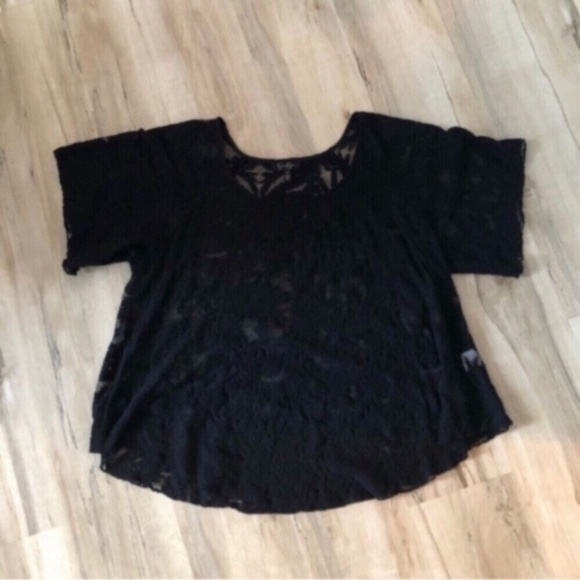 Jessica Simpson Black Lace Short Sleeve Top - Picture 3 of 8